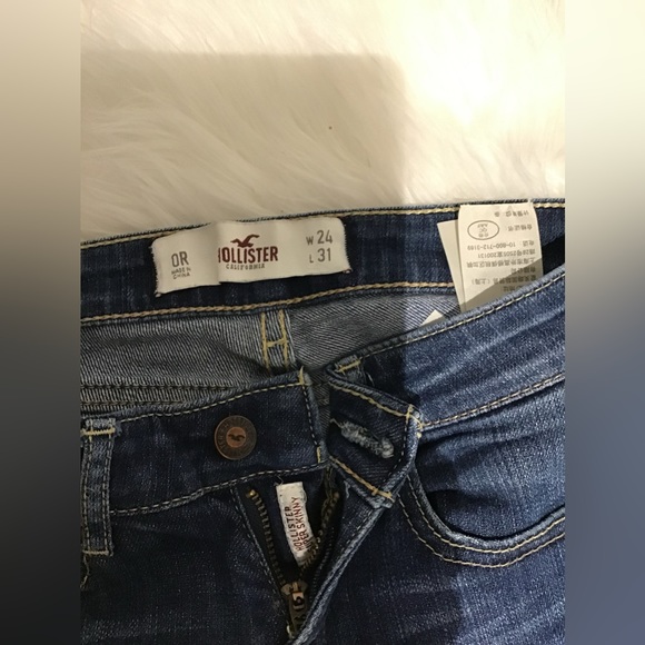 Hollister Women’s Super Skinny Jeans - Picture 2 of 3
